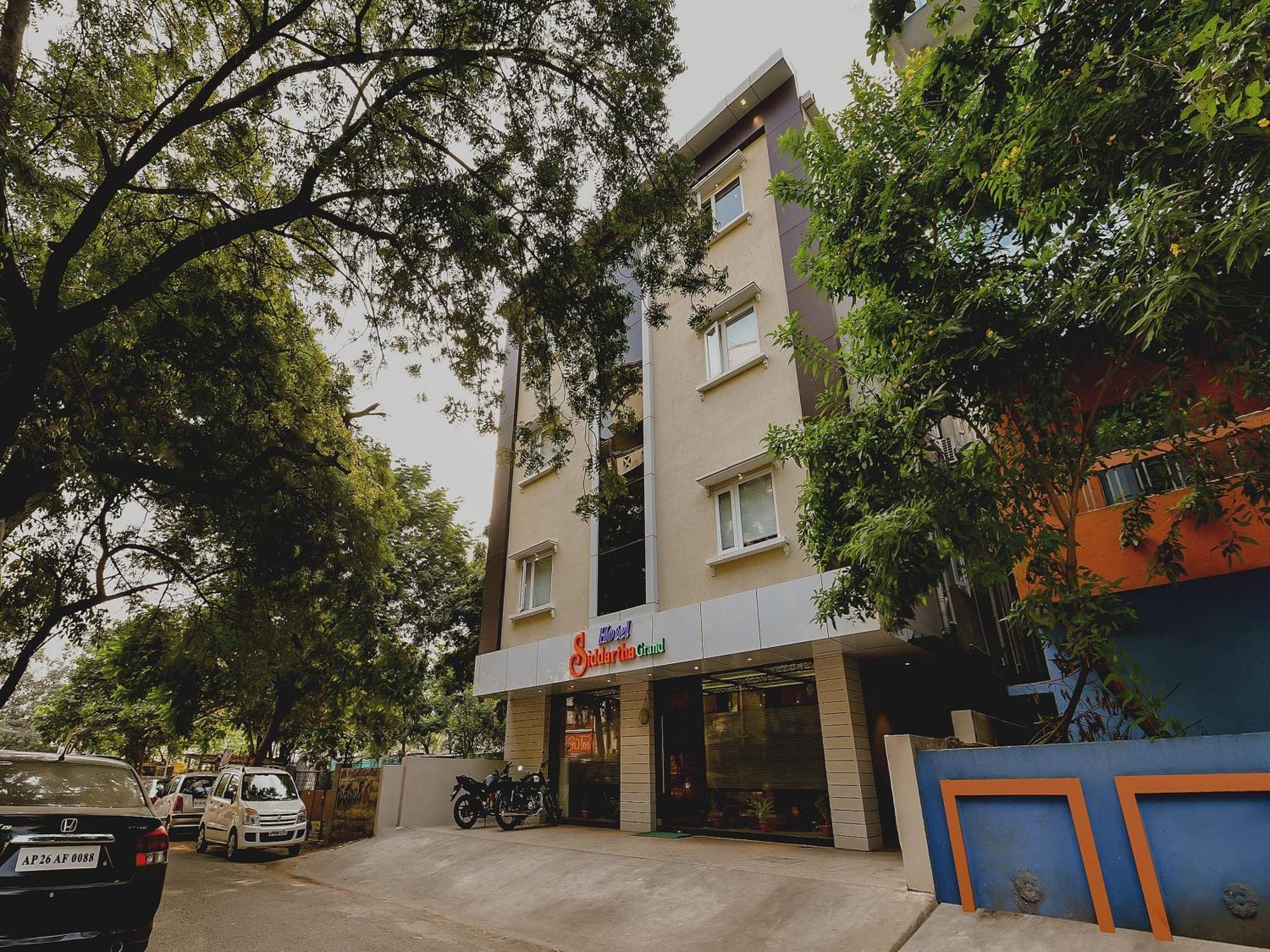 Super Capital O Siddartha Grand Hotell Vijayawāda Eksteriør bilde